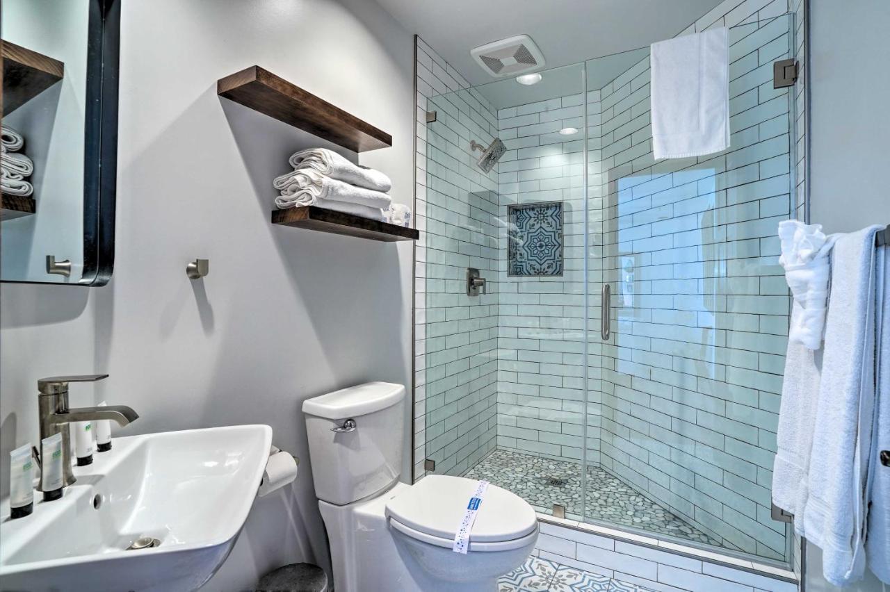 Quiet Avalon Getaway Villa With Ocean View And Balcony Luaran gambar